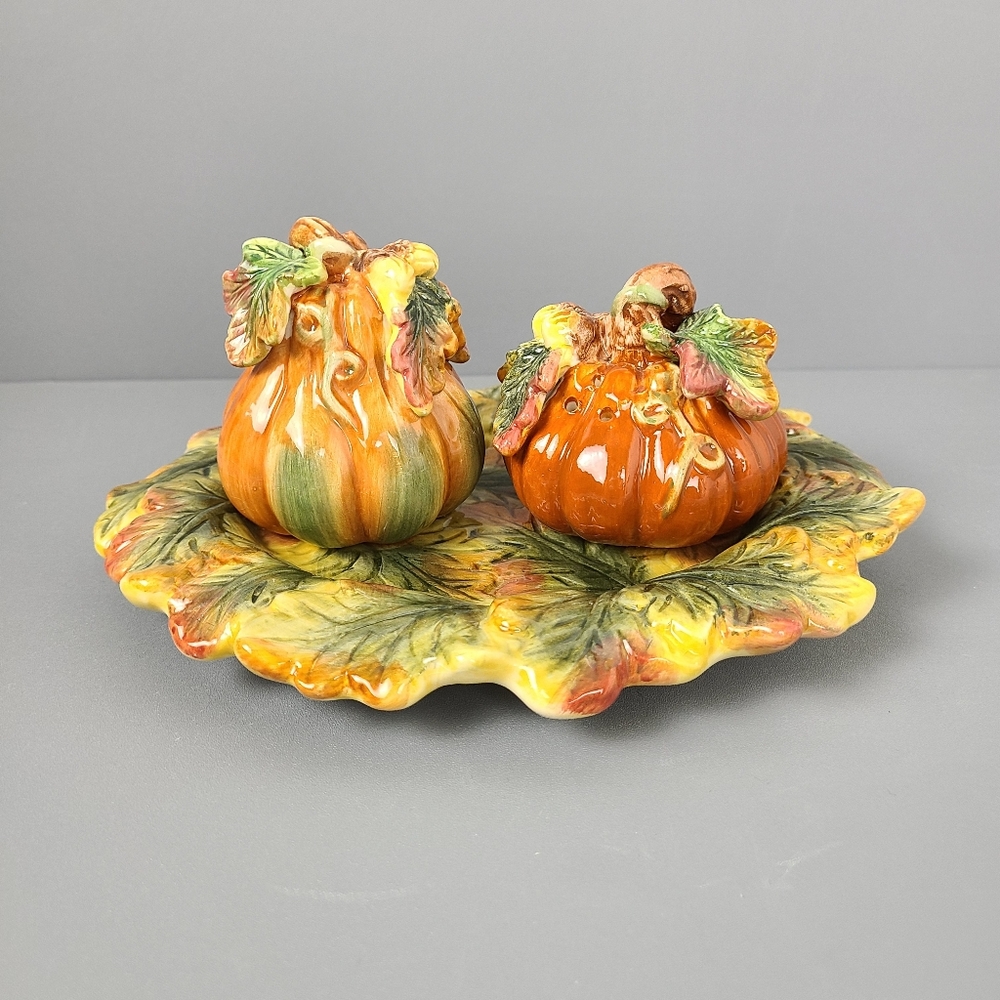 Spode Harvest Collection Hand-Painted Salt Pepper Shaker Tray Set
